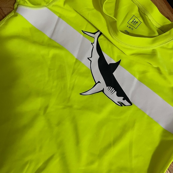 GAP Rashguard - Picture 2 of 3